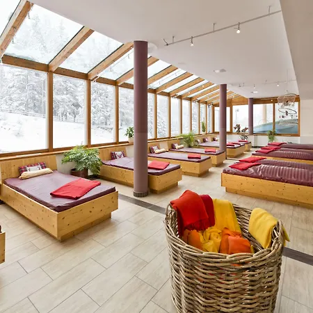 Familienhotel Hinteregger 4*