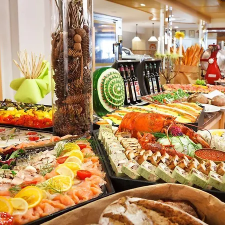 Hotel Familienhotel Hinteregger 4*