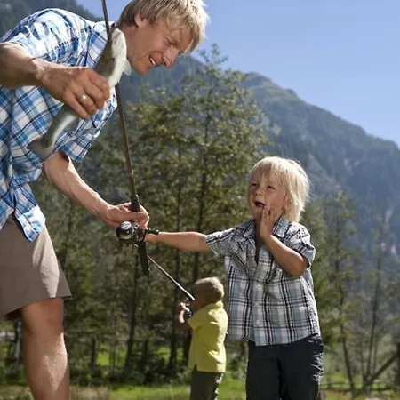 Familienhotel Hinteregger 4*
