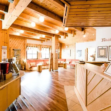 Familienhotel Hinteregger 4*